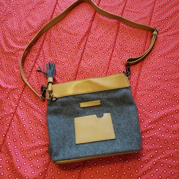 Sherpani Grey felt and leather like cross body bag - Picture 10 of 10
